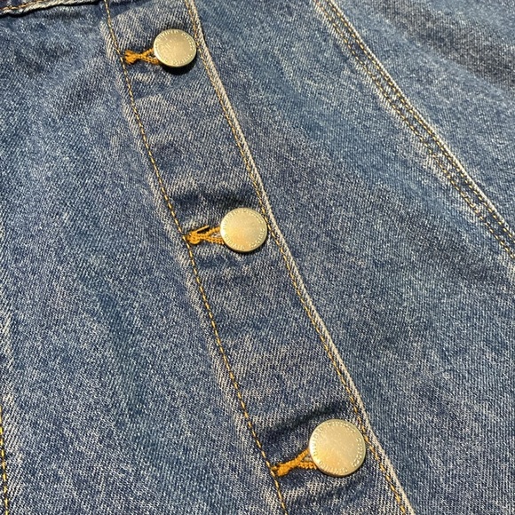 H&M Front Button Denim Skirt - Size 2 - Picture 7 of 9
